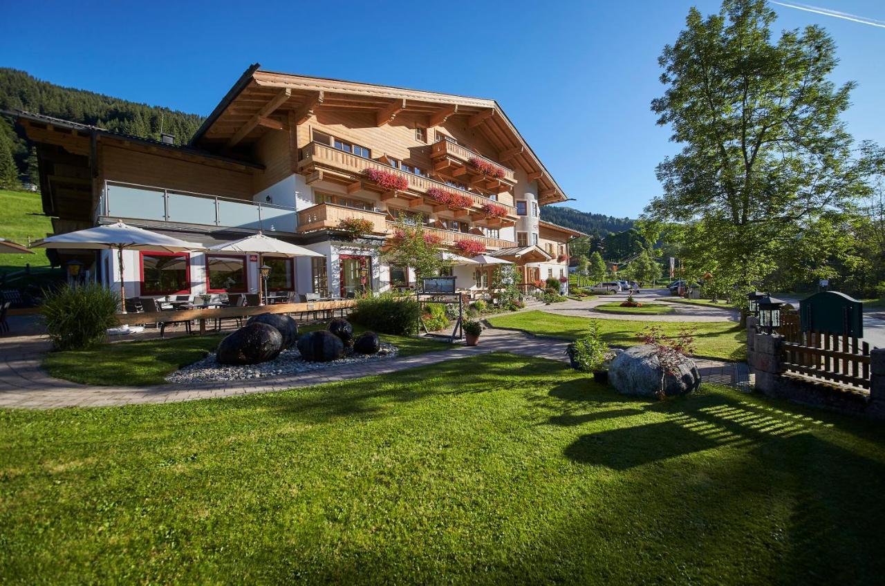 Familienhotel Lengauer Hof Saalbach-Hinterglemm Bagian luar foto