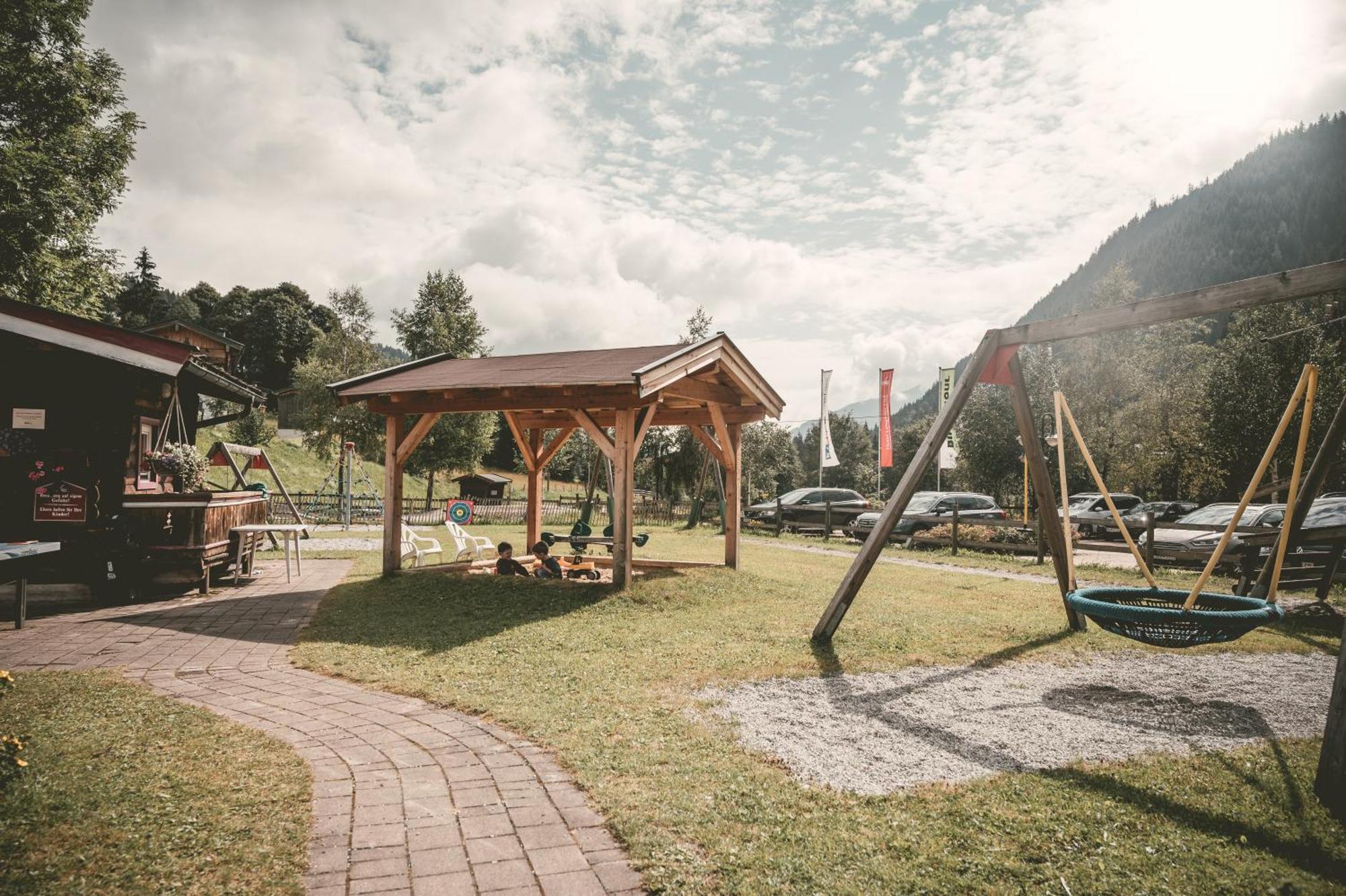 Familienhotel Lengauer Hof Saalbach-Hinterglemm Bagian luar foto