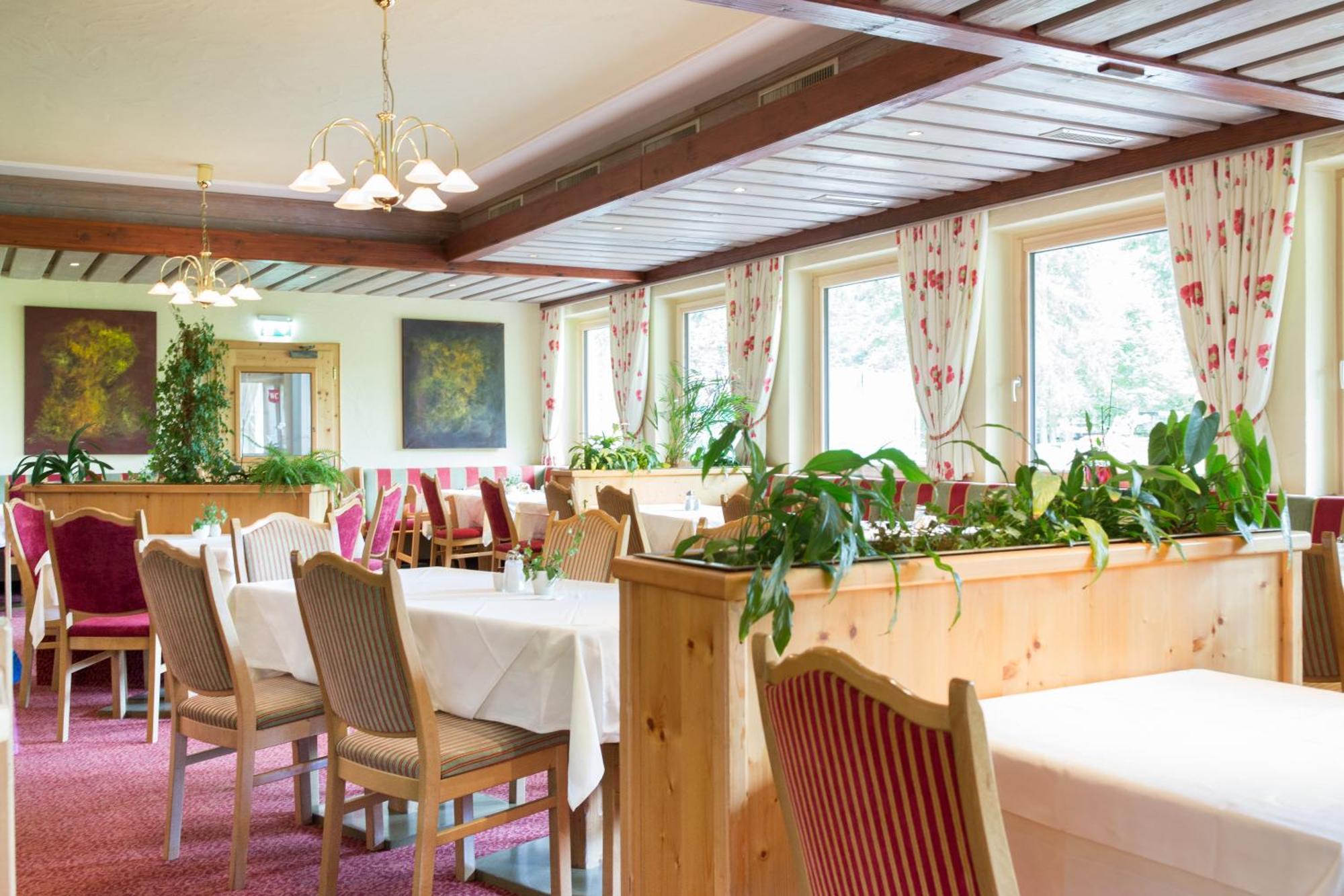 Familienhotel Lengauer Hof Saalbach-Hinterglemm Bagian luar foto
