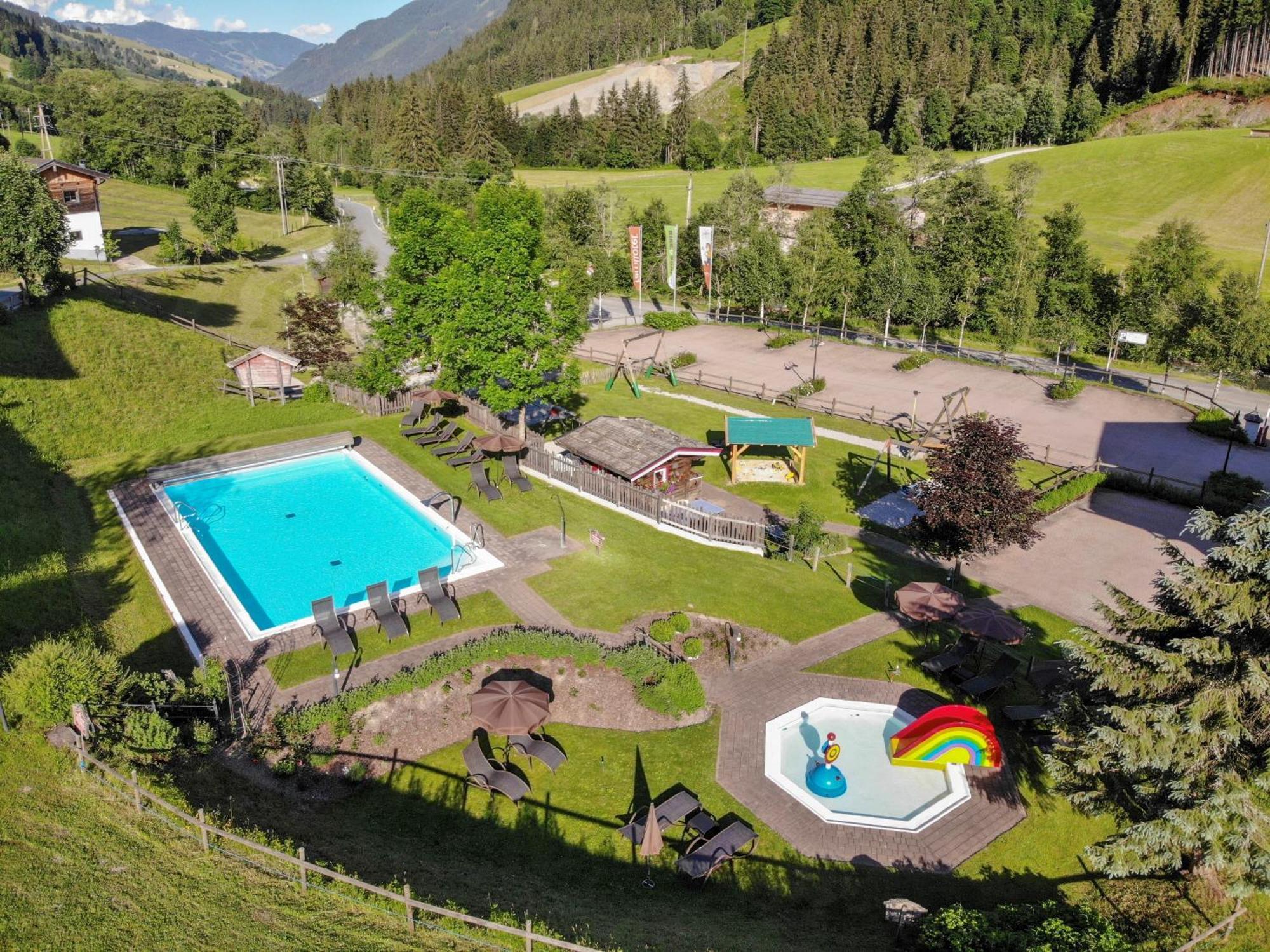 Familienhotel Lengauer Hof Saalbach-Hinterglemm Bagian luar foto