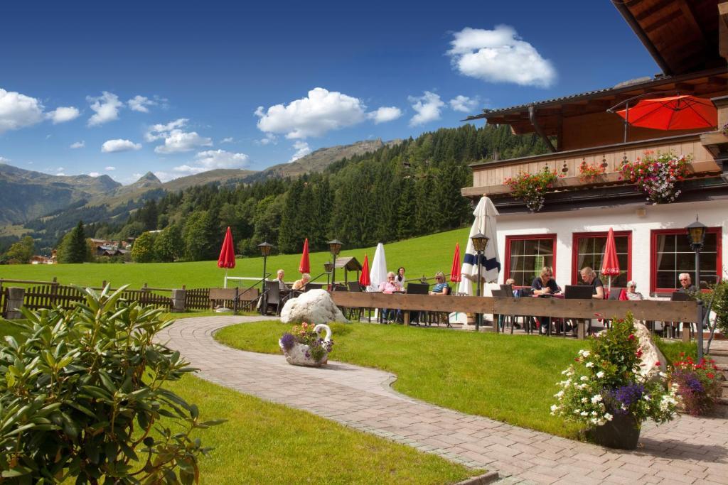 Familienhotel Lengauer Hof Saalbach-Hinterglemm Bagian luar foto